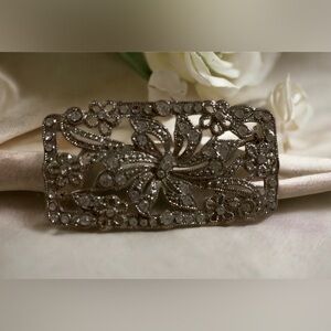 Vintage hobnail filigree brooch